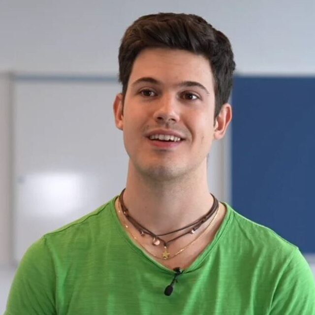 MEET LAURENCE CLAUSSEN